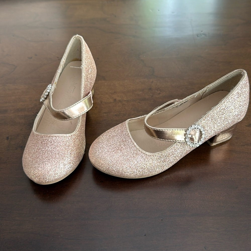Like new gold shoes
